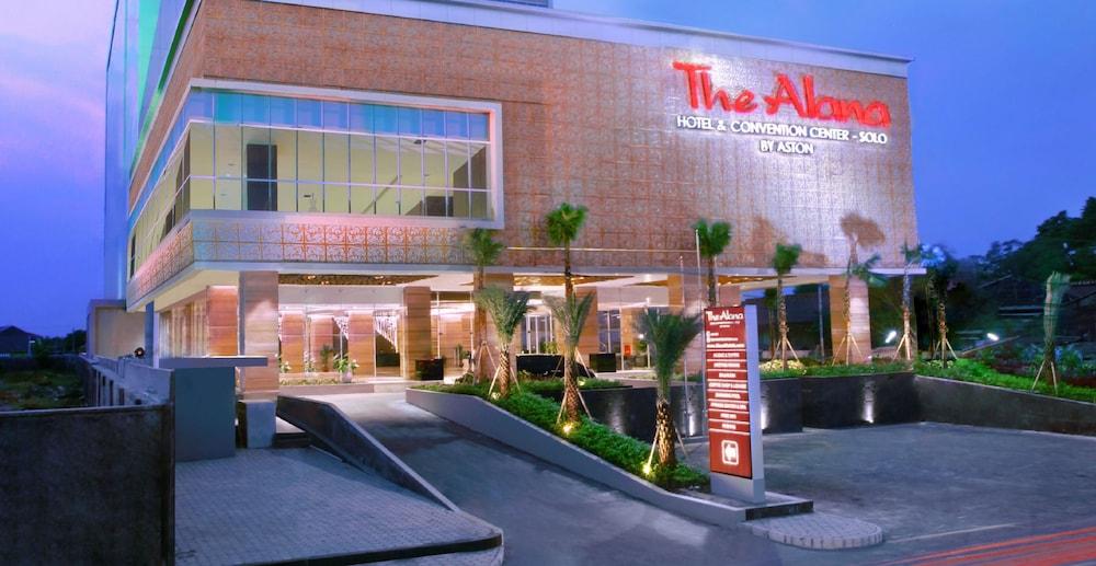 The Alana Hotel & Convention Center Solo By Aston Kültér fotó